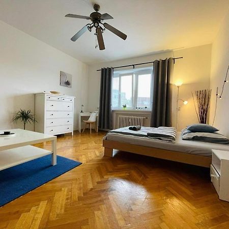 ברטיסלאבה Lovely 2Bdr In Center, Wifi & Self-Check In מראה חיצוני תמונה