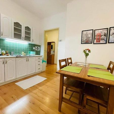 ברטיסלאבה Lovely 2Bdr In Center, Wifi & Self-Check In מראה חיצוני תמונה